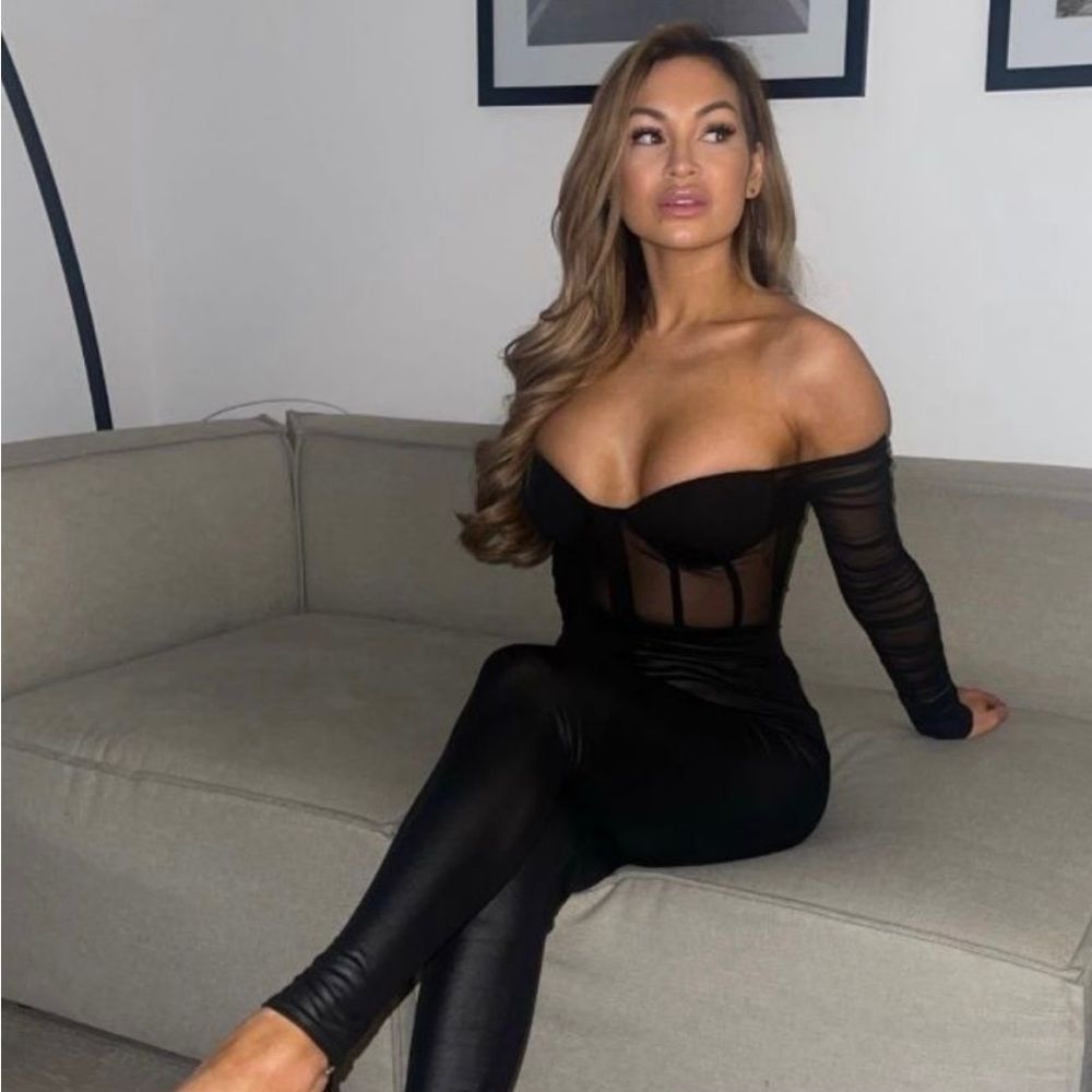 Black bustier